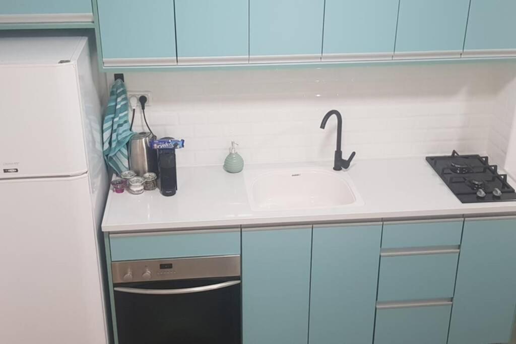 Centrally-Located Quiet Cozy Loft Apartment Beersheba エクステリア 写真