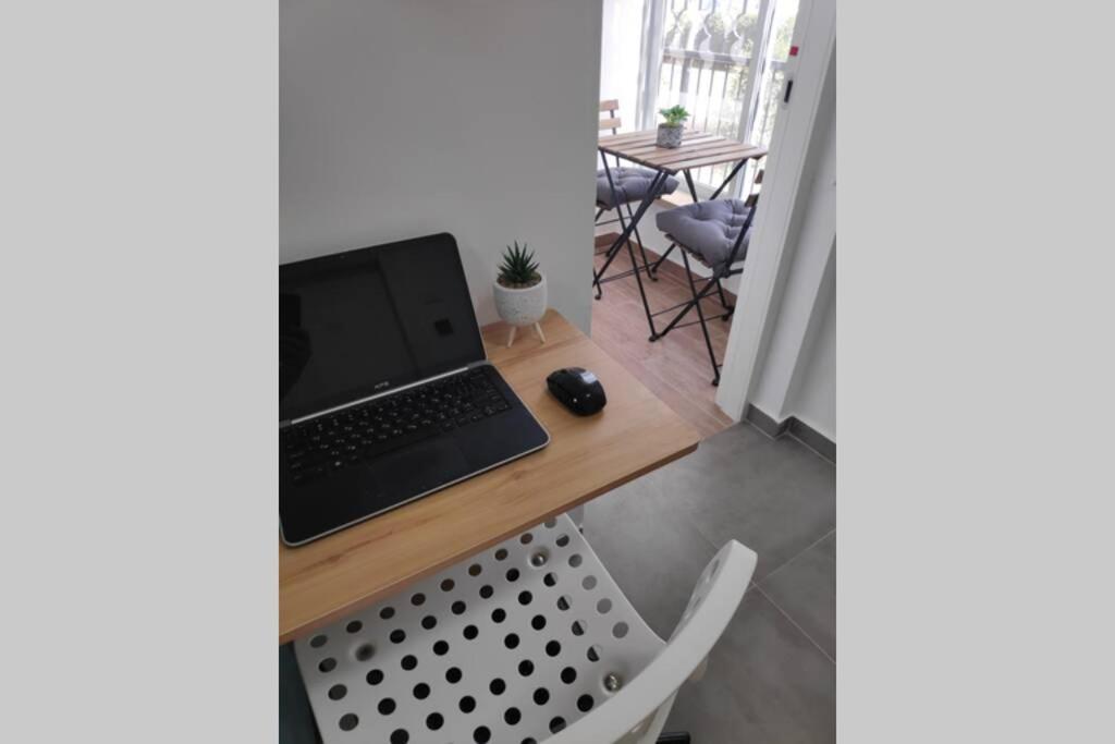 Centrally-Located Quiet Cozy Loft Apartment Beersheba エクステリア 写真